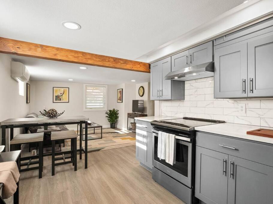 포틀랜드 Elegant Richmond Gem Nestled Up To Hawthorne Blvd. 아파트 외부 사진